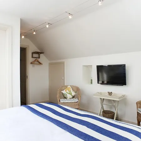 Nearwater Saint Mawes